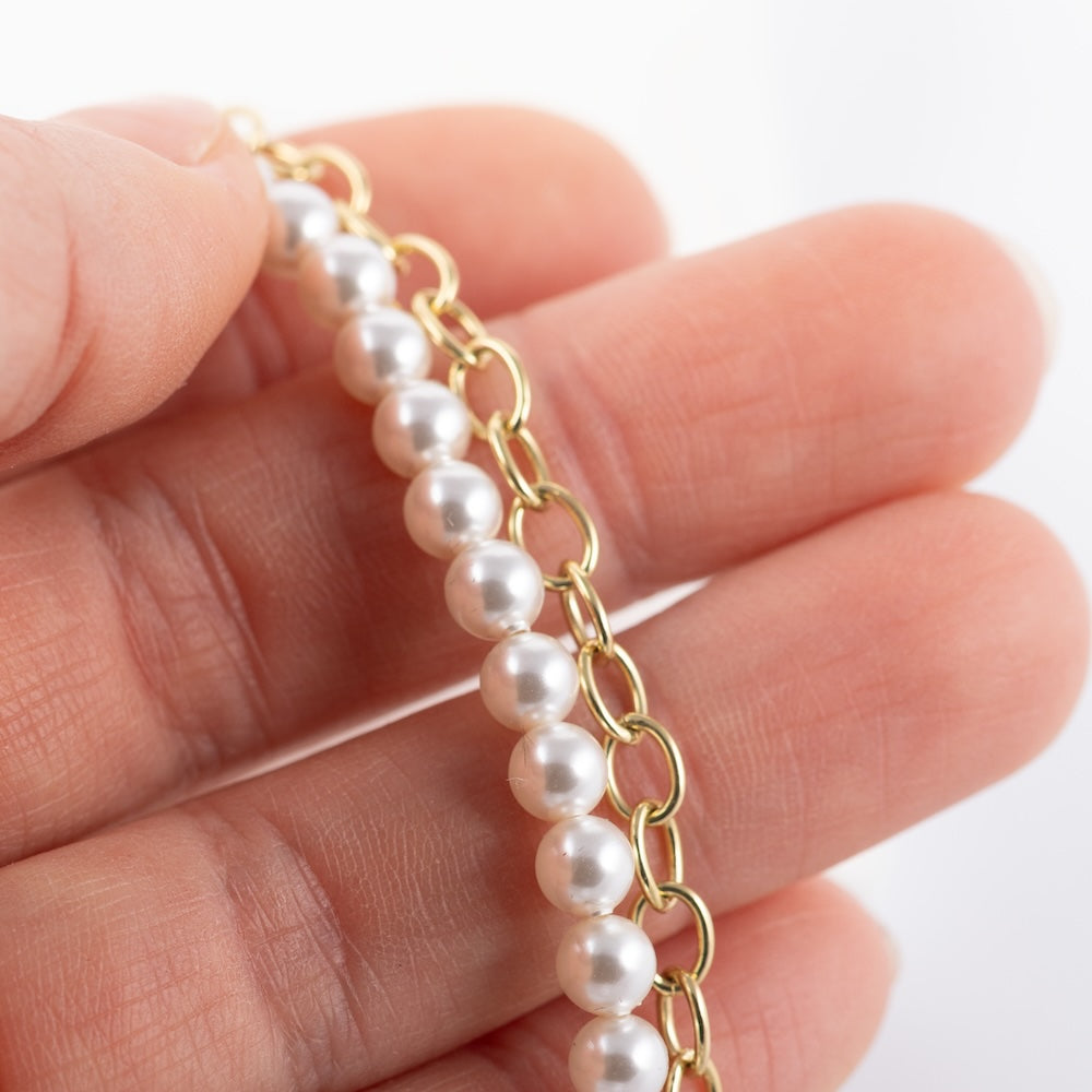 Klasiska rokas ķēdīte ar pērlēm un kristāliem