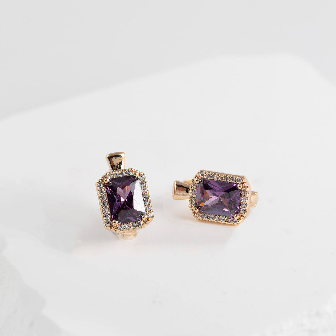 Auskari ar angļu aizdari 'VIOLETTA'