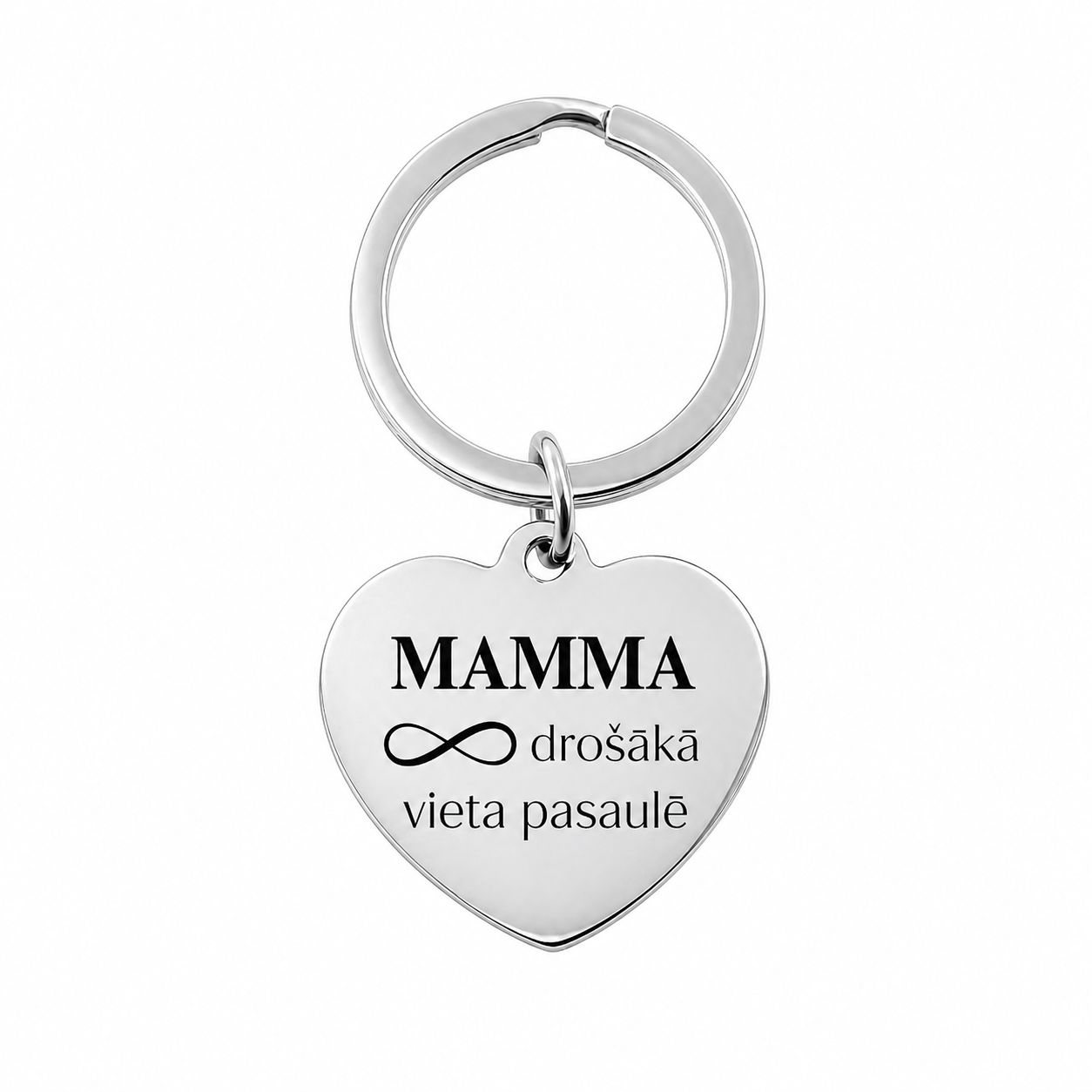 Emocionāla dāvana mammai – piekariņš ar gravētu vēstījumu un sirds motīvu.