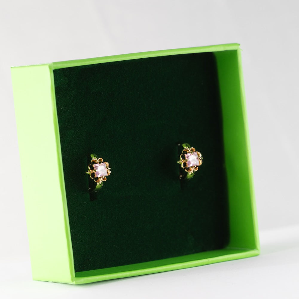 Klasiski auskari piemēroti ikdienas nēsāšanai.