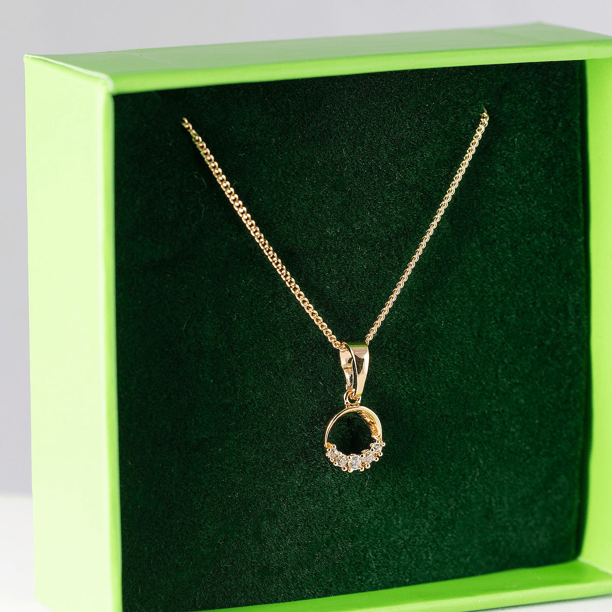 Kaklarota ar kristālu kulonu 'VAIRA'