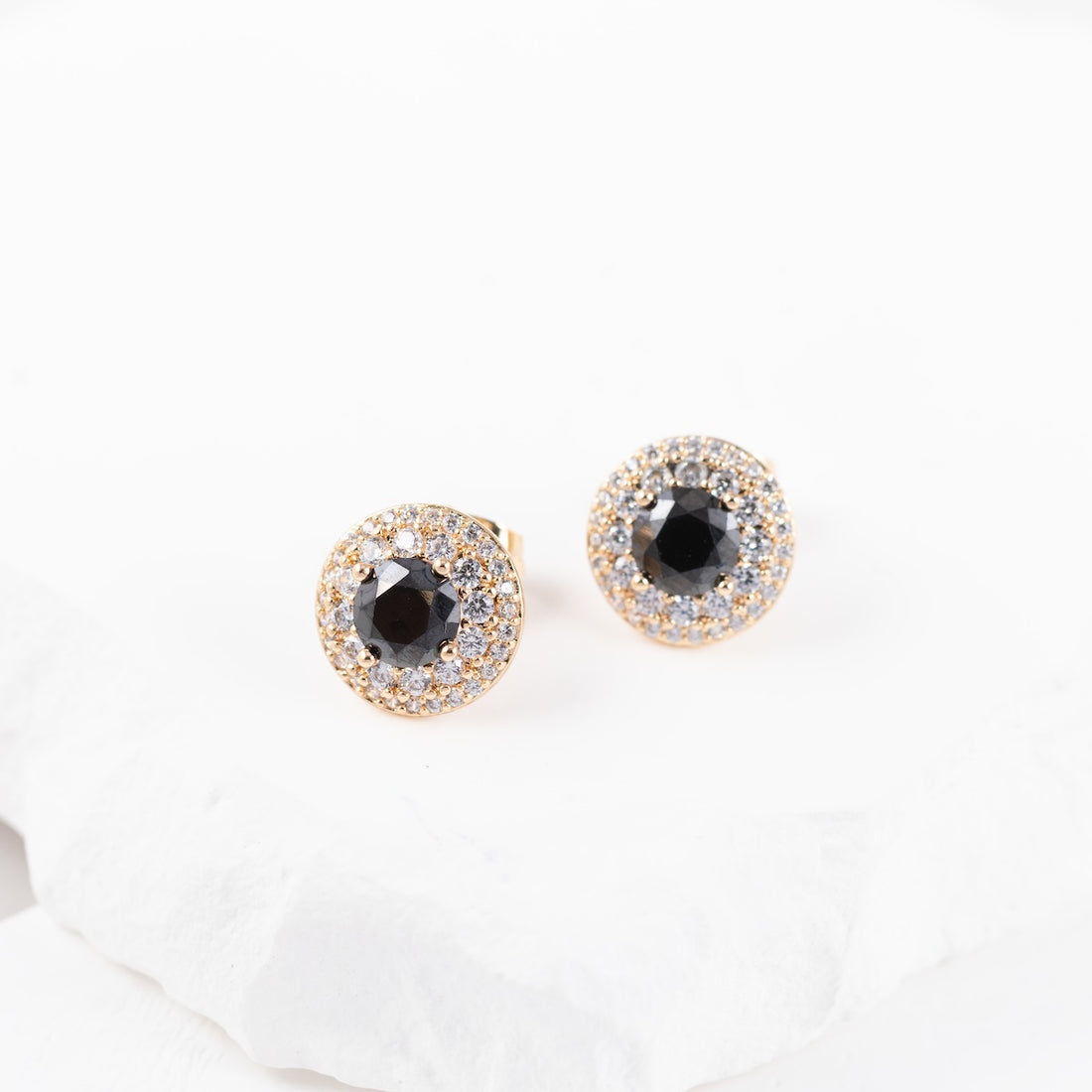 Antialerģiski nagliņu auskari ar melniem kristāliem 'ANGELINA'