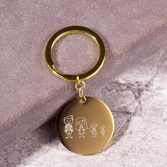 Atslēgu piekariņš ar personalizētu ģimenes medaljonu