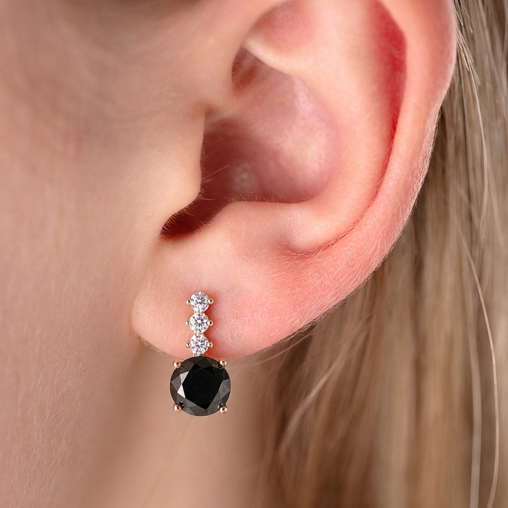 Antialerģiski nagliņu auskari ar melniem kristāliem 'CHLOE'