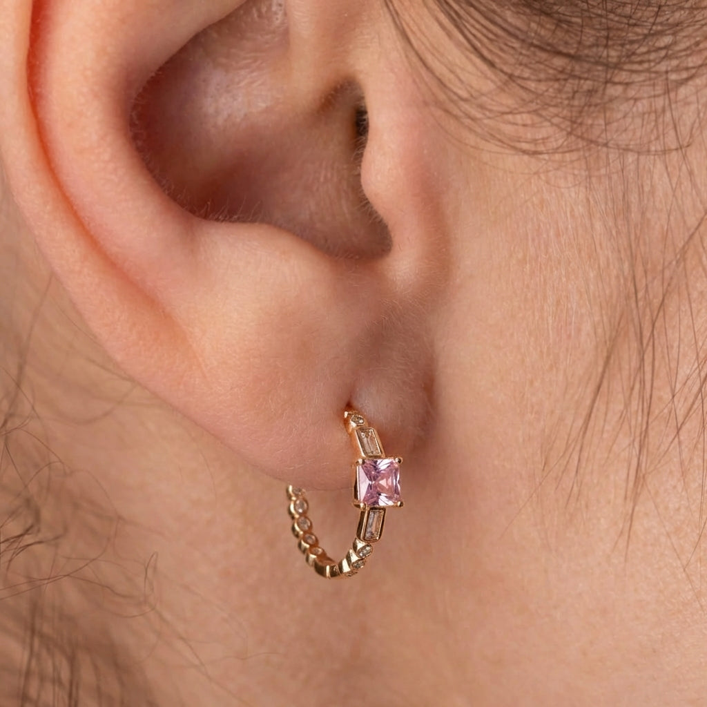 Auskari ar riņķīšu aizdari un antialerģisku rozā zelta pārklājumu MEREDITH.