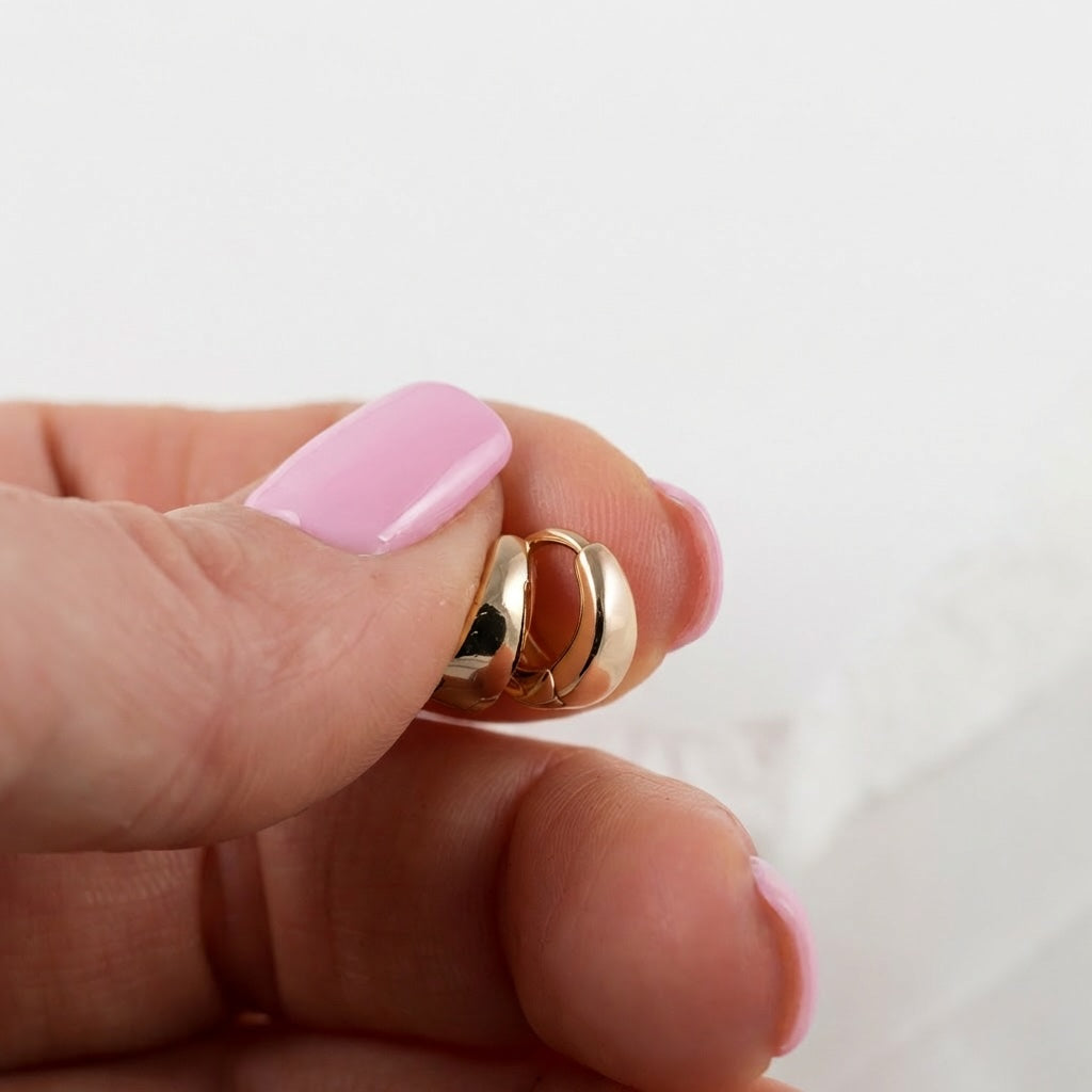 Klasiski auskari piemēroti ikdienas nēsāšanai.