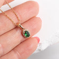 Kulons viegli sader ar dažādiem stiliem un citiem aksesuāriem.