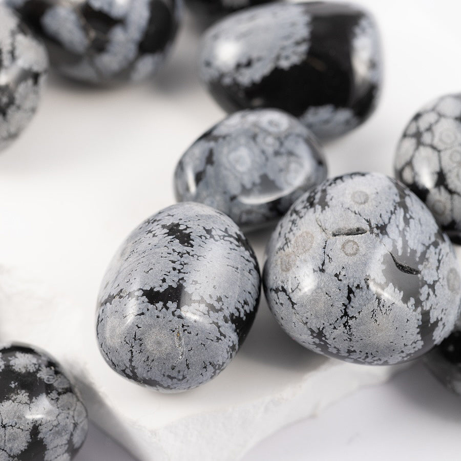 Akmens simboliski saistīts ar sirds enerģiju